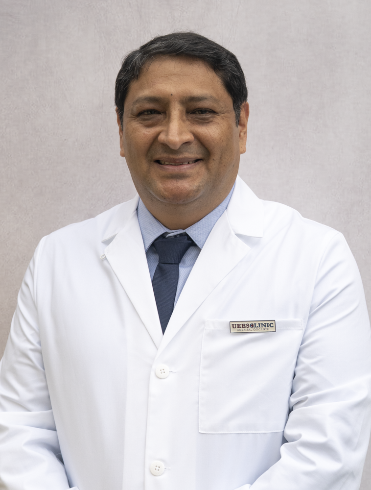 DR. CARLOS PARRALES COBOS