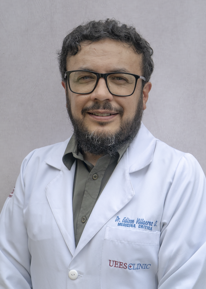 Dr. EDISON VILLACRES OROZCO